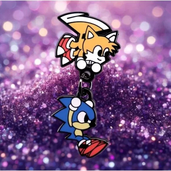Sega Sonic and Tails Flying Enamel Pin - Classic Gaming Duo Collectible - Picture 1 of 5